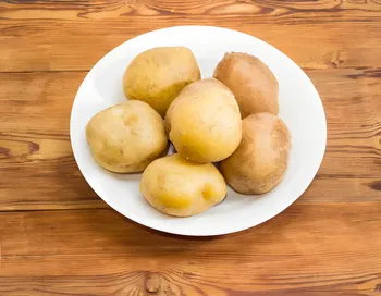 Perché le patate sono cotte nella pelle? Mantengono più nutrienti, ma c'è una cattura