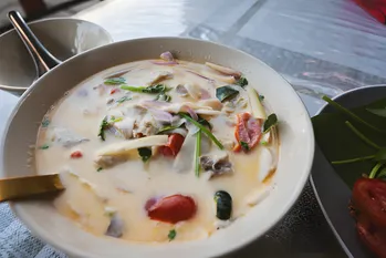 Zuppa di cocco thailandese